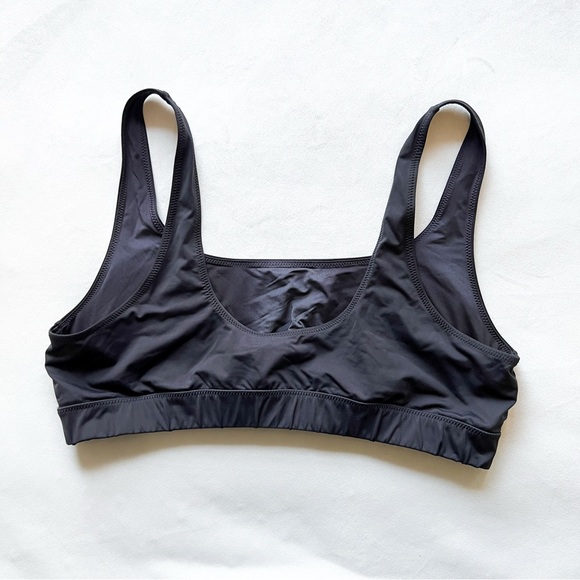 SKIMS Black Scoop Neck Bra - Picture 2 of 3